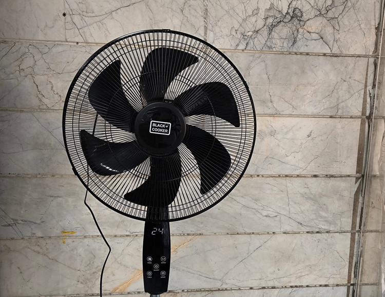 تصویر محصول پنکه ایستاده کنترل دار بلک اند کوکر مدل BC-01CF